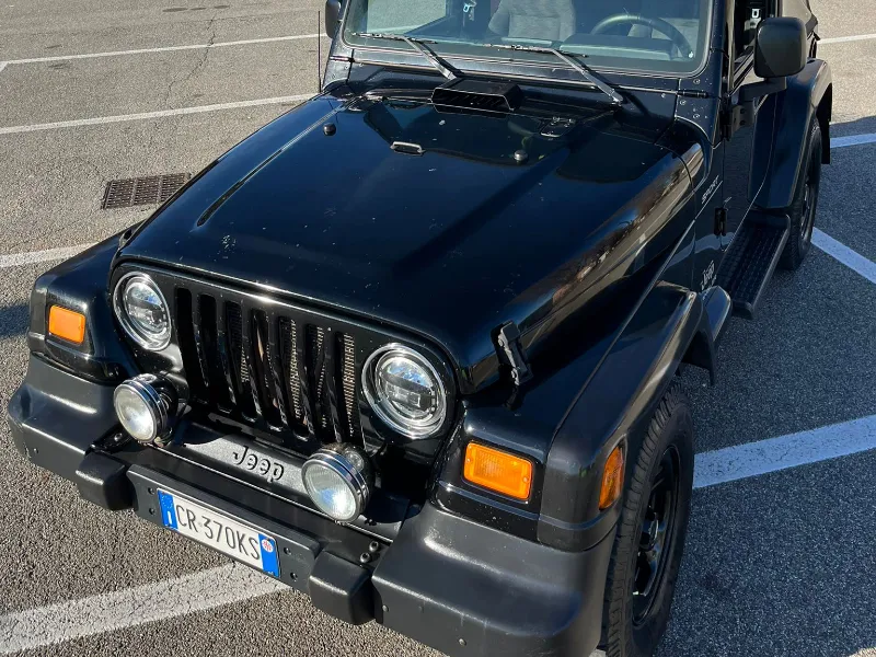jeep-nero-usato-in-ottime-condizioni